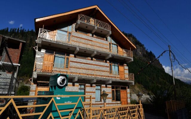 OYO 14150 Celebriti Suites