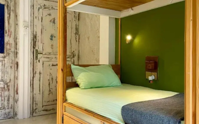 Habibi Hostel & Restaurant