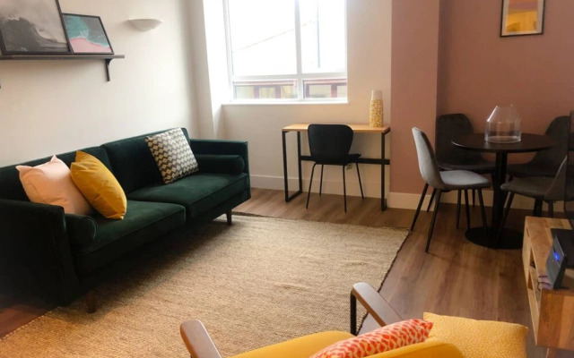 Stylish 2 Bedroom Property With Free Parking