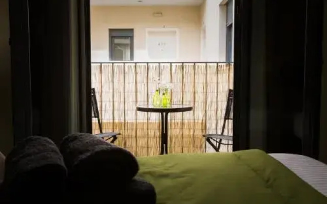 Acogedor And Balcon