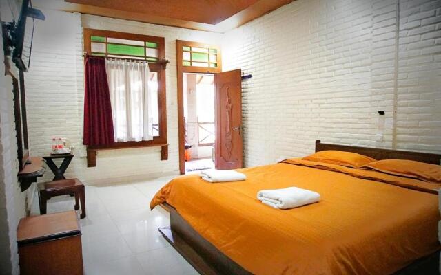 Arys Hotel