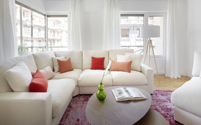 Larroka Apartment by FeelFree Rentals