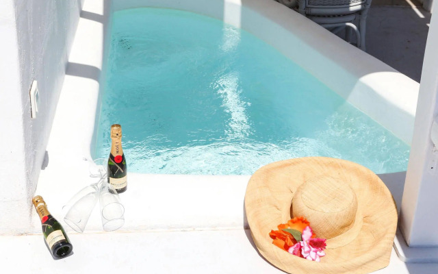 Mr & Mrs White Mykonos