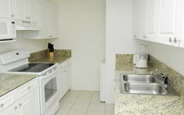 Large 3 Bedroom Apartment in Sunny Isles