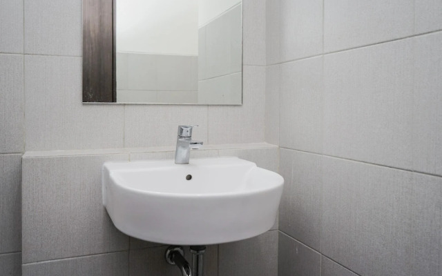 Warm And Cozy Studio Bintaro Icon Apartment