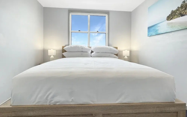 3-bed With Alfresco Dining & Pool in Batemans Bay