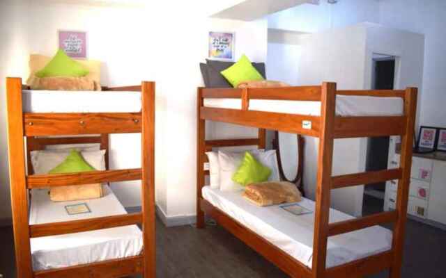 V - Rooms Hostel - Adults Only