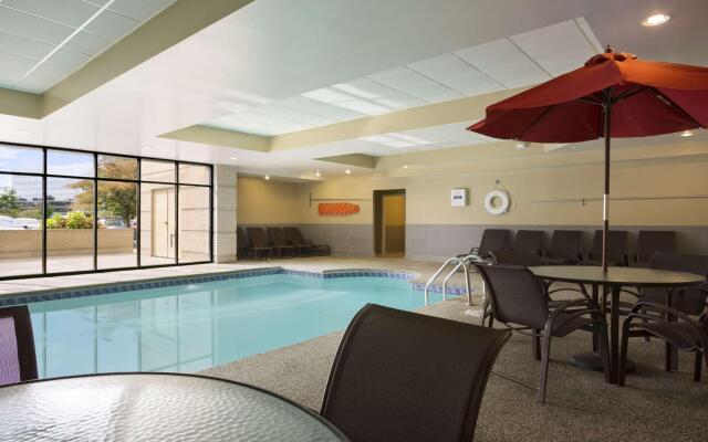 Embassy Suites by Hilton Cleveland Beachwood