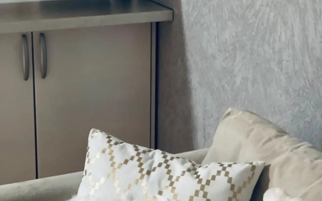 Stan sa divnim pogledom, garažom i terasom