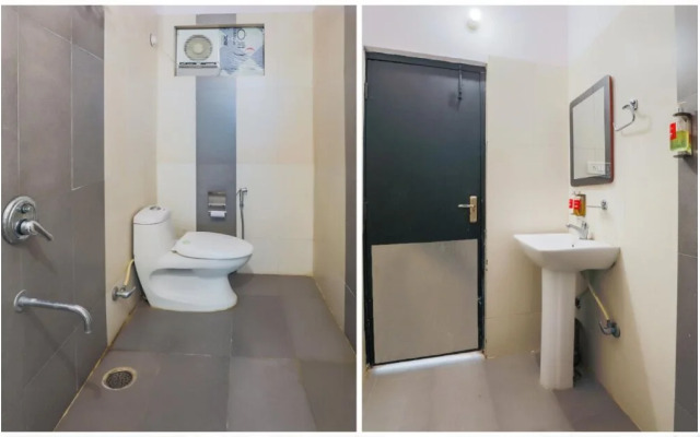 OYO 22828 Flagship Hotel Relax