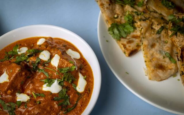 Town & Country Inn By OYO Rooms