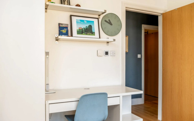 Bright & Spacious Battersea Flat