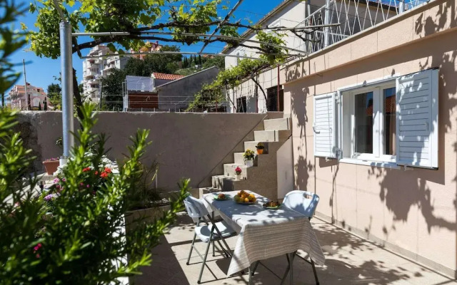 Apartment Meet & Greet- Studio Apartment With Terrace and Sea View