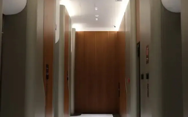 Luxury High Floor Suite Mercury Towers