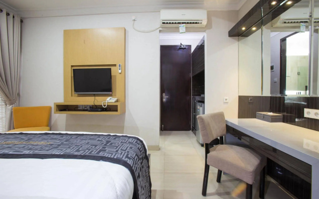 RedDoorz Plus near Pondok Indah Mall