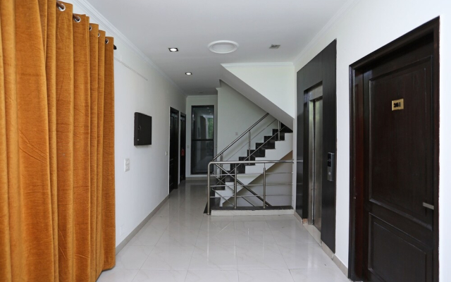 OYO 15130 Cape Jasmine Regency