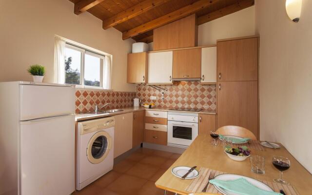 A14 - Cozy Torraltinha Apartment