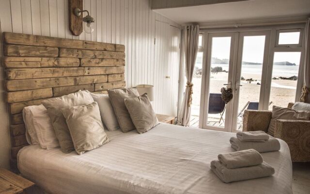 Lusty Glaze Beach Accommodation