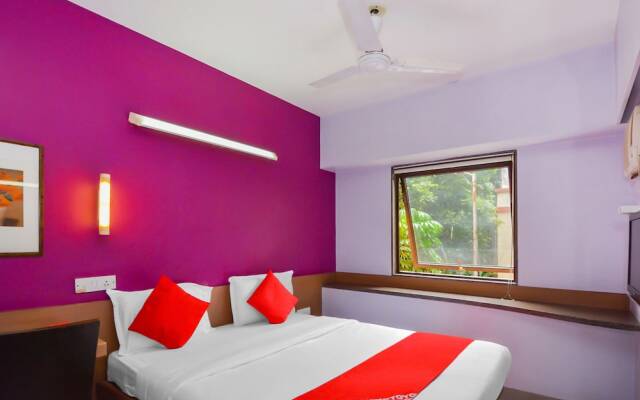 OYO 18803 Smart Inn