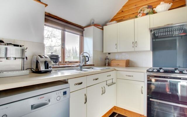 Superb Holiday Home in Broad Street Kent With Graden