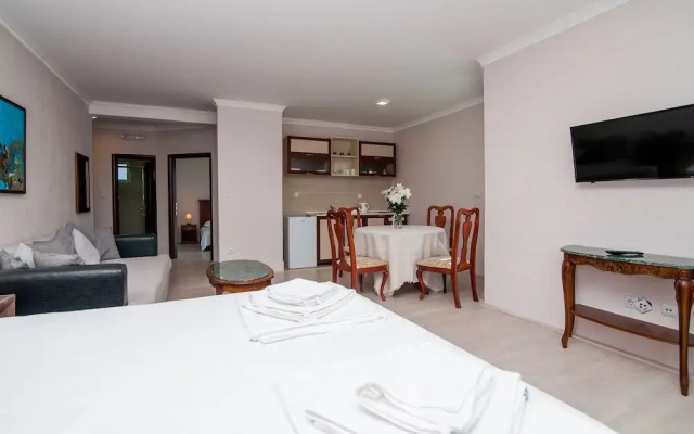 Open Sea Luxury Apartments