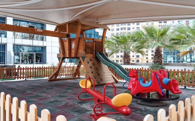 Astonishing 1BR Apt With Amazing Marina Views