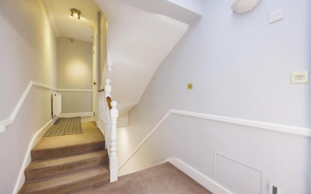 London House Sleeps 12 Free Parking Wifi