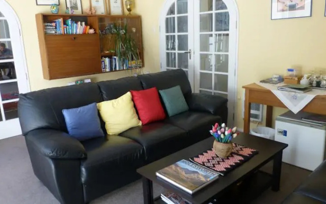 Mira Monte B&B and Homestay