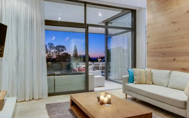 Harrier Place - Four Bedroom Villa, Sleeps 8