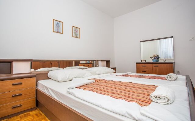 Apartments Adria 577