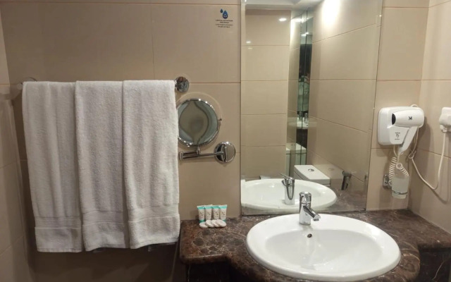 Hayah Plaza Hotel