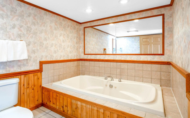 Starved Rock Motor Inn Travelodge by Wyndham