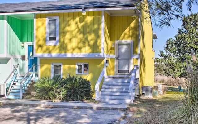 Savannah Townhome w/ Deck - 15 Mi to Beach!