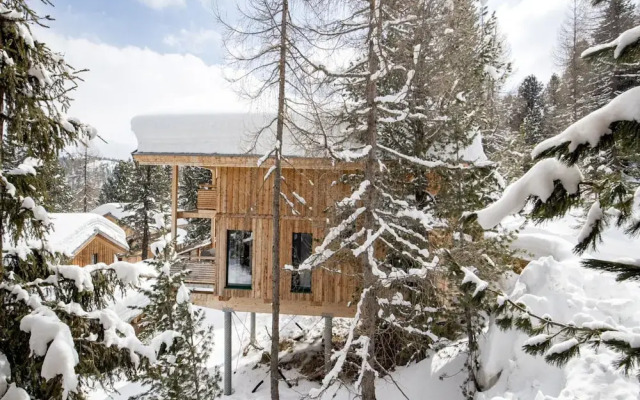 Peaceful Chalet in Turracherhöhe with Indoor Hot Tub