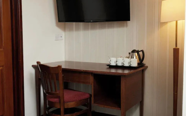 Hunters Hall Tetbury by Greene King Inns