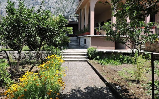 Apartments & Rooms Vanja
