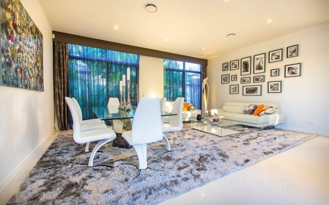 Holiday Home Vogue Living @ Hope Island Resort