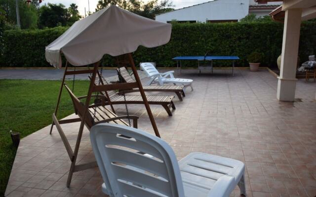 Villa con piscina a due passi dal mare