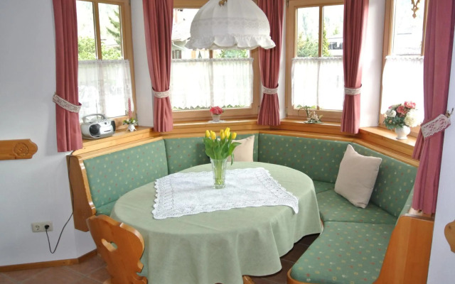 Ferienwohnungen Alpenperle