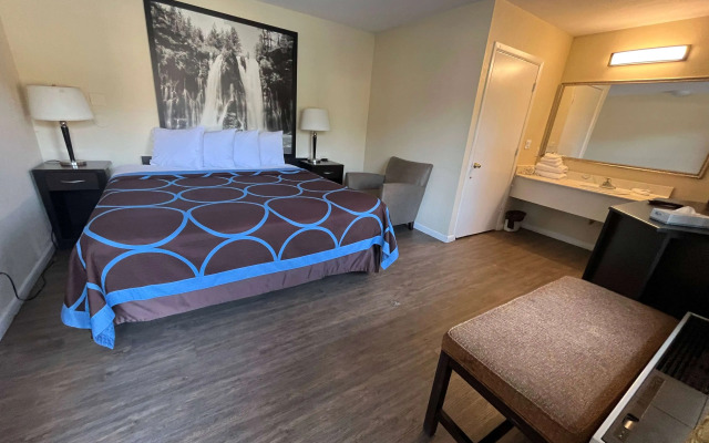 Super 8 by Wyndham Red Bluff