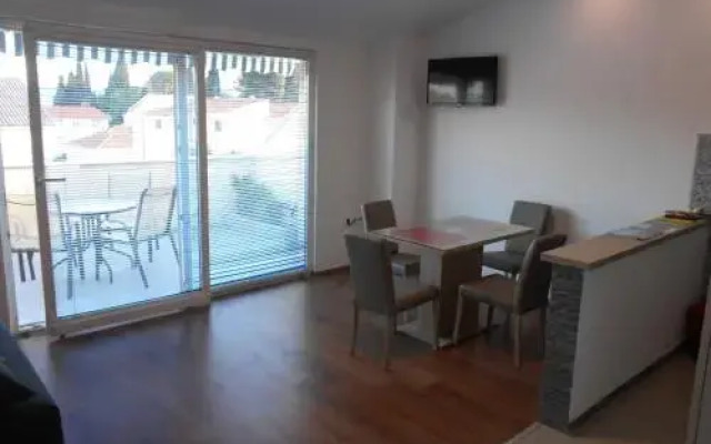 Apartment Cherry