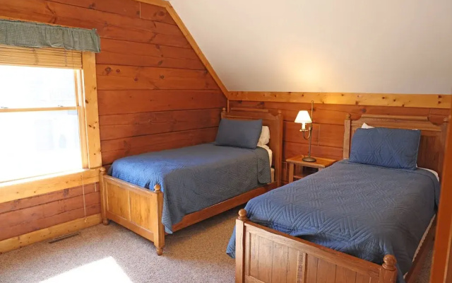 4 BR: Timbers #1 Stand Alone Cabin