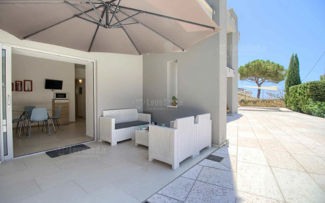 Apt A - Beach View Villa Controvento