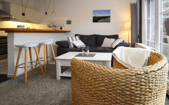 Apartment, Garding