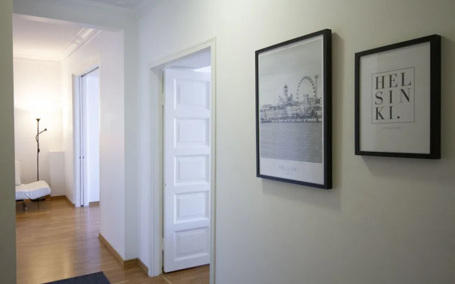 2ndhomes Stunning Top Floor Residence with 2BR & Sauna