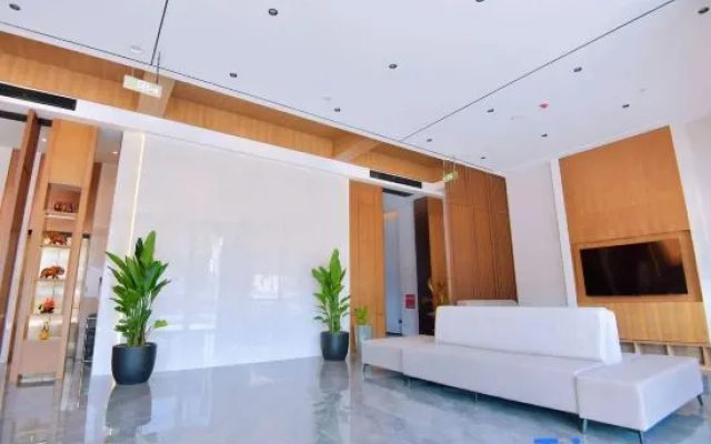 Orange Right Hotel