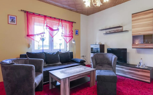 Apartment in Temannsdorf With Garden