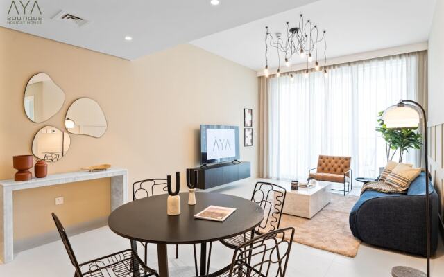 Aya - Elegant 1BR Apartment With Balcony and Creek Views