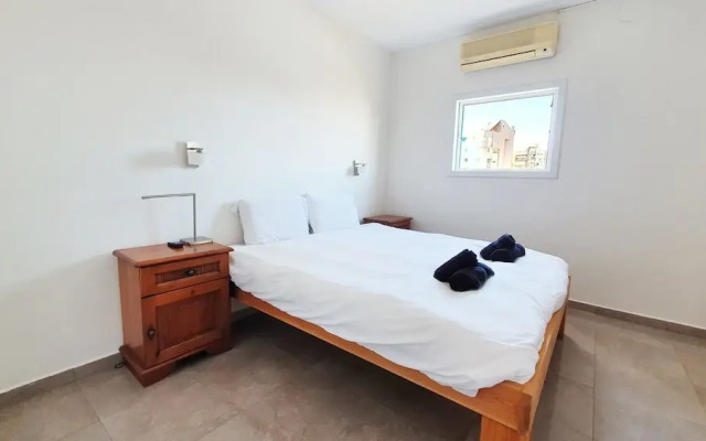 Charming 3bdr apt with sea view B5