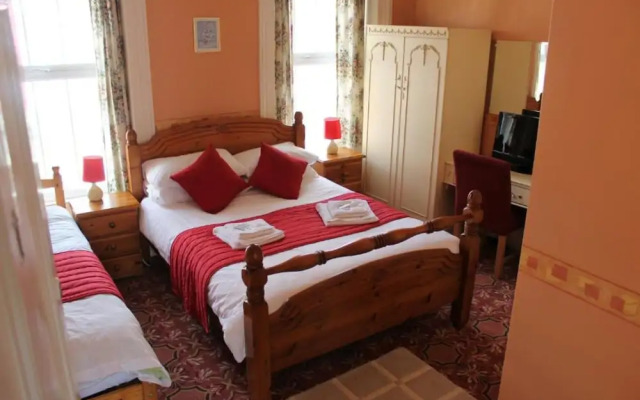 The Middlegate Hotel